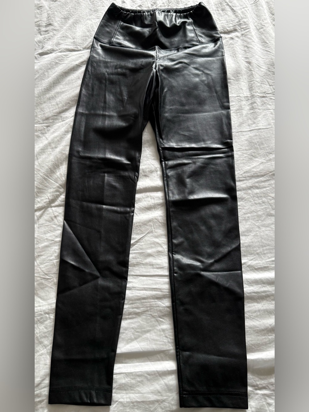 Aritzia Wilfred Free Daria
Vegan Leather Pants in Black S